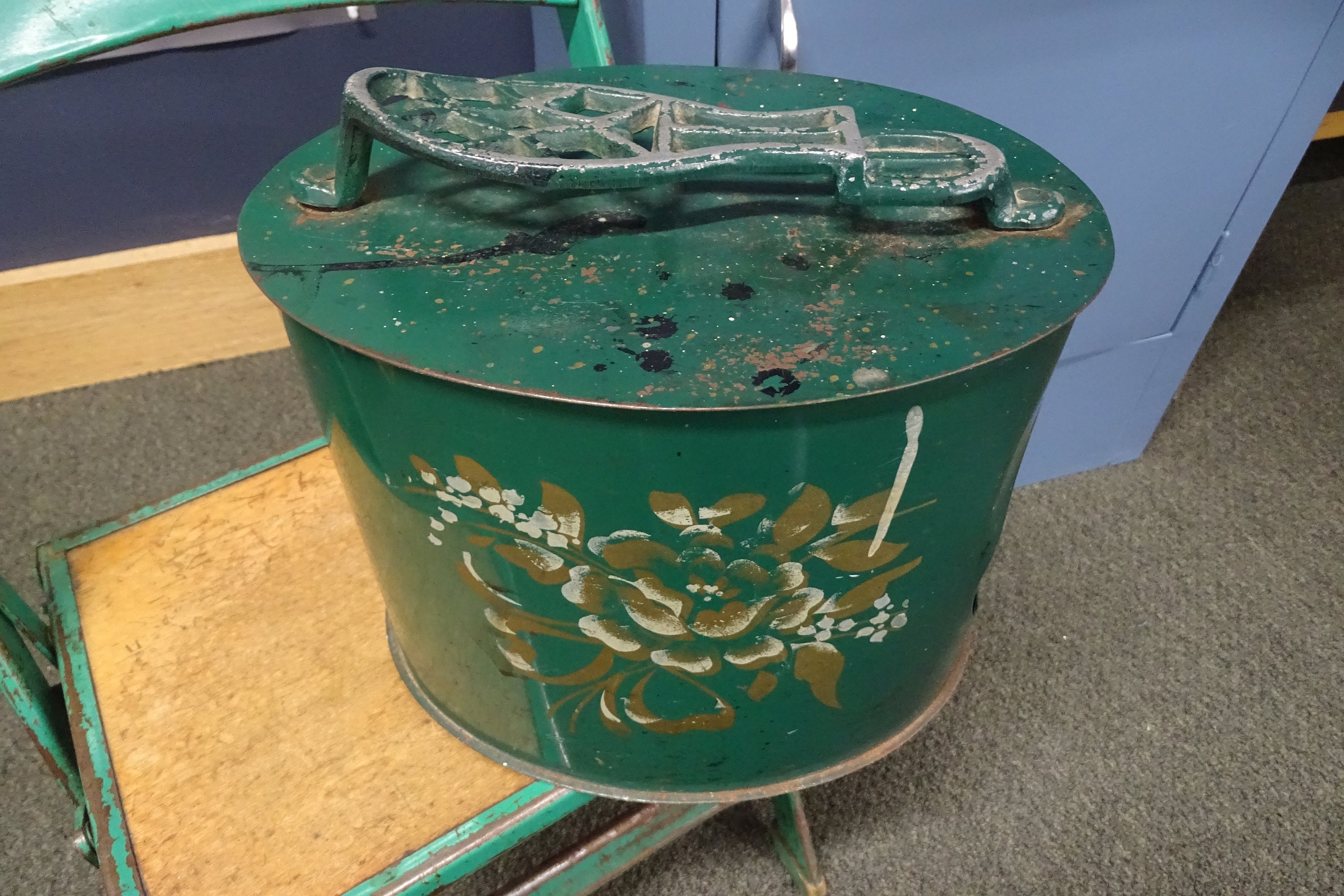 Vintage Tole Painted Metal Shoe Shine Kit with Brushes Retro Etsy