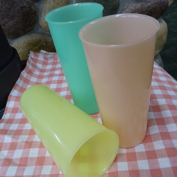 Retro Plastic Tupperware Kids Cups Set of 3, Vintage Plastic Picnic Glasses, Retro Pastel Tupperware Juice/Kiddie Cups, Vintage Pastel Cups