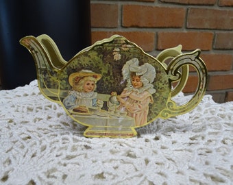 Service à thé en or miniature Shackman 14 pièces dans un étui de rangement pour théière des années 1980, service à thé miniatures pour maison de poupée vintage à l'échelle 1/12e, service de thé