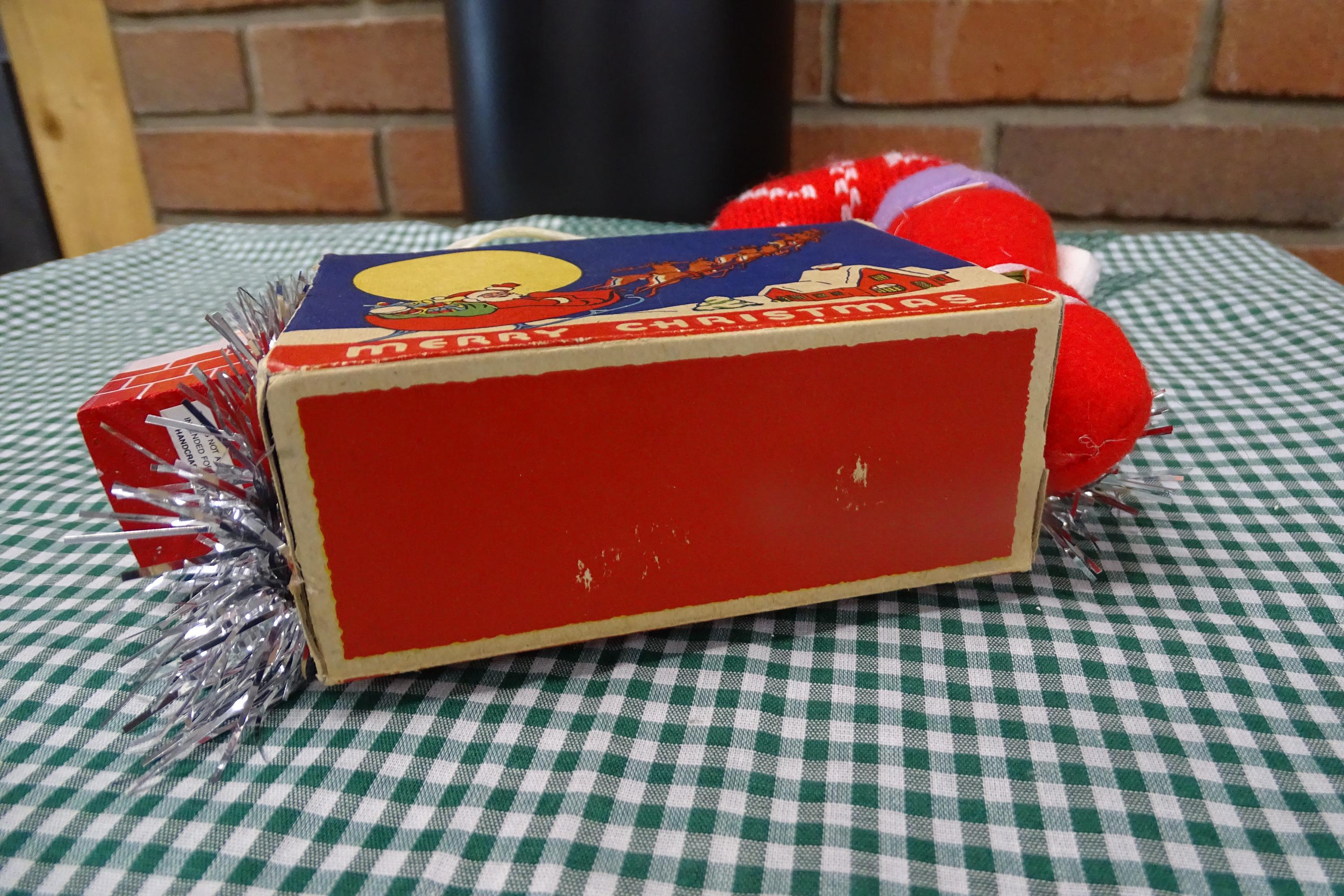ヴィンテージサンタクロースのクリスマスアセンブラージュ：1960年代の