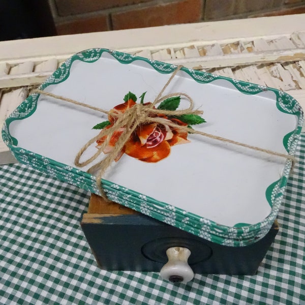 Set of Five Small Decorative Metal Trays, 5 Small Green Rimmed Metal Trays with Rose Lithograph, Retro Tray Set with Green Rims/Red Roses