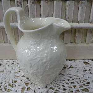 1930s Wedgwood Etruria & Barlaston Small Ivory Cream Color Pitcher with Embossed Grape and Greenery Motif, Vintage Wedgwood Ivory Creamer