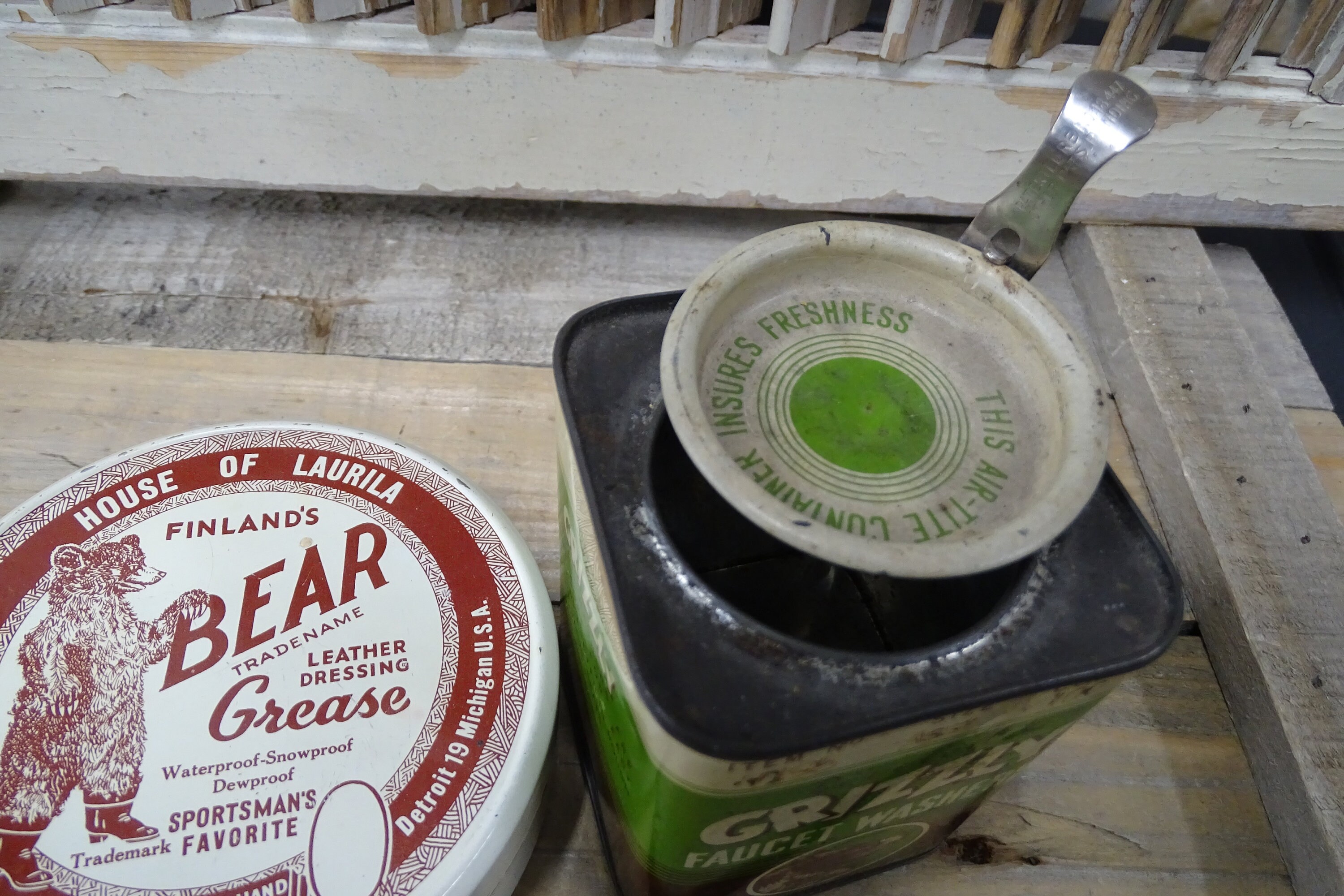 Vintage Bear Gift Set: Grizzly Tin, Leather Grease Tin & Gwen Frostic  Pieces - Etsy