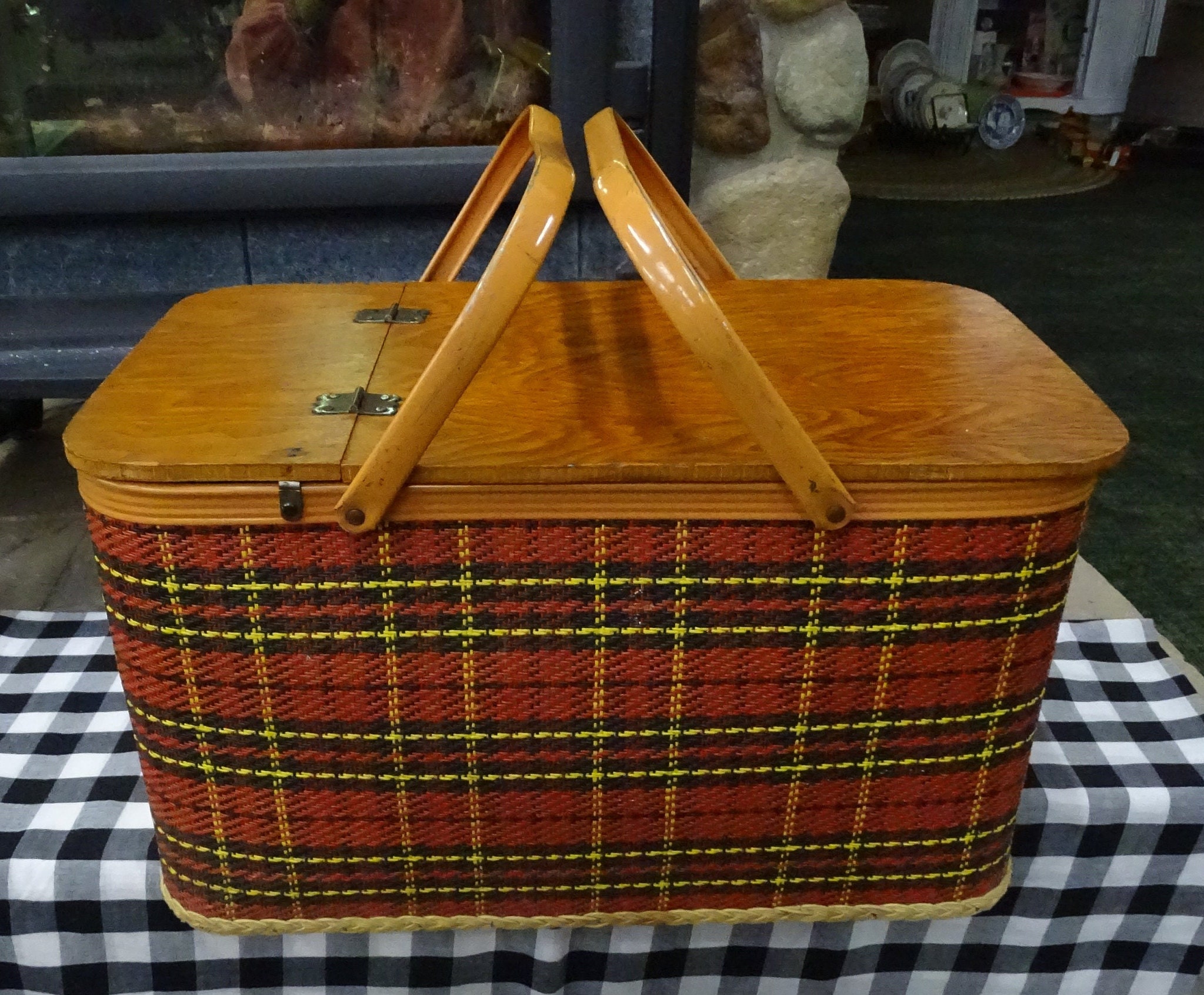 Vintage Redmon Picnic BasketMade in IndianaCottage Storage