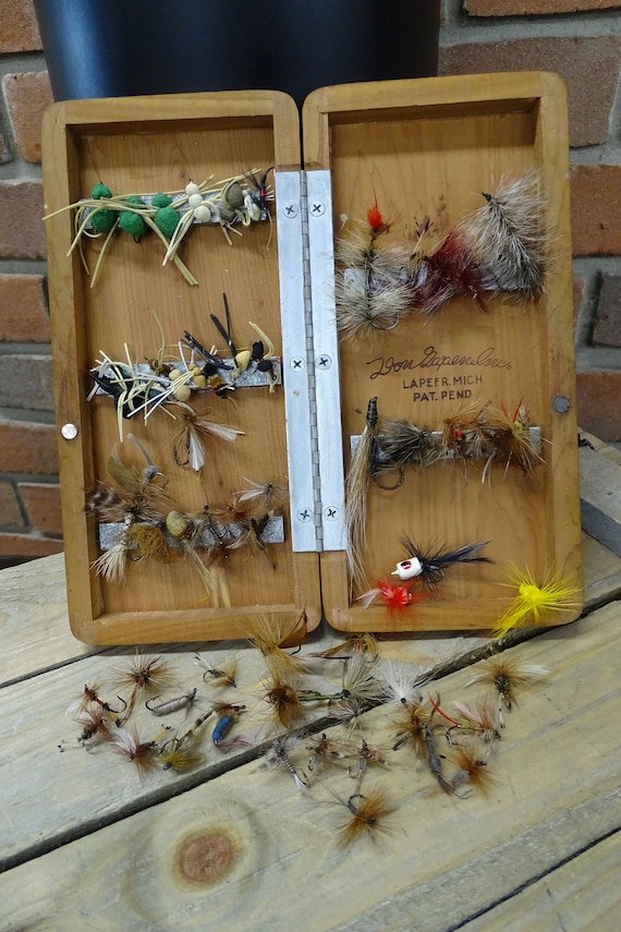 Coffret leurre de pêche à la mouche Don Gapen Cedar vintage avec plus de 60 leurres - Canada
