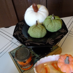 Halloween Decorating, Vintage LE Smith Black Glass with Flower Detail Cake Stand or Candy Dish, Vintage Amethyst Dish for Halloween Décor