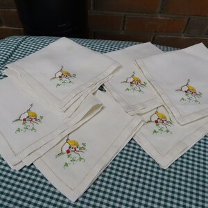 Vintage Linen Napkins with Embroidered Cottages, Cloth Napkins for Picnic Hamper or Glamping, Embroidered Napkins, Set of 6 Linen Napkins