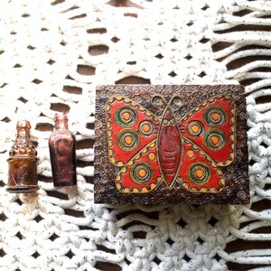 Schmetterlingsbox aus Holz mit 2 kleinen Gläsern - Minidose & Glasset