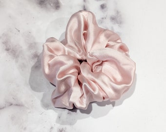 Unleash Your Glamorous Side: Embrace Elegance with our Pale Pink Silk Charmeuse Scrunchie for Fashion-Forward Women