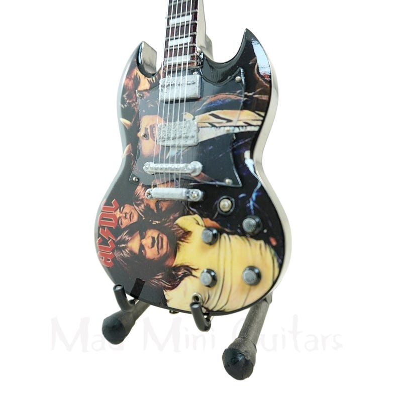 AC/DC Miniatur Gitarre | Ständer enthalten | Rock N Roll Sammlerstücke Bild 1