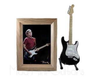 Miniaturowa gitara ERIC CLAPTON ze stojakiem + zdjęciem + ramką 5X7