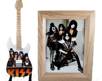 Guitarra miniatura de KISS con soporte + foto + marco 5x7