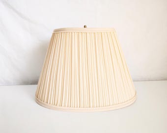 Vintage Pleated Empire Lampshade Cream Fabric Shade Brass Finial Classic Traditional Home Decor