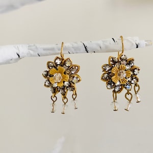 Vintage Delicate Gold Tone, Crystal and Rhinestone Dangle Pierce Earrings
