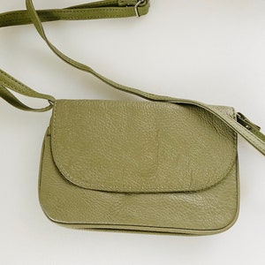 Vintage Green Leather Crossbody Pocketbook NOATD8831628 
