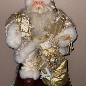 VTG Gold and White  19 Inch Kneeling Santa Claus with Gift Bag | Christmas Decor