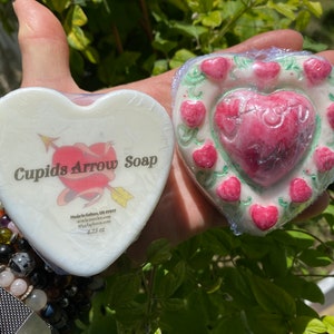 Heart Shaped Hand painted Artisan Soap - Handmade Artisan Soap Bar - Body Wash Bar - decorative Soap Gift - Heart Soap Gift