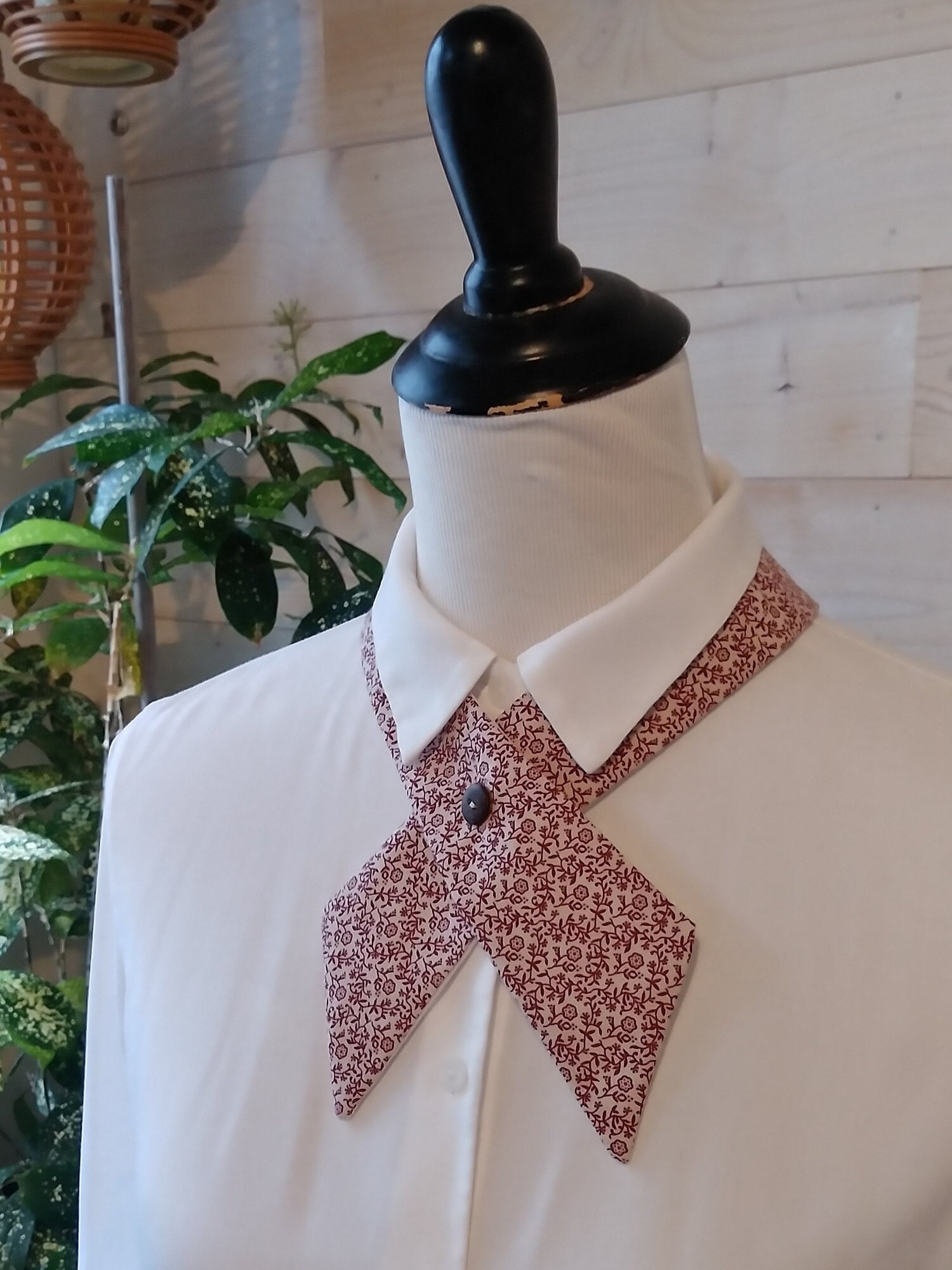 Women's Crossover Necktie Collar Cotton Fabric Little Flowers