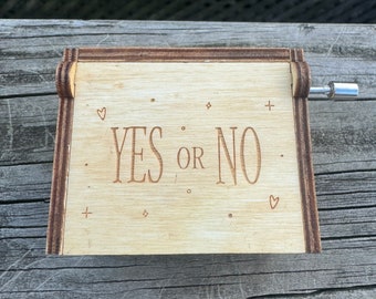 JK Yes or No Hand Crank Music Box