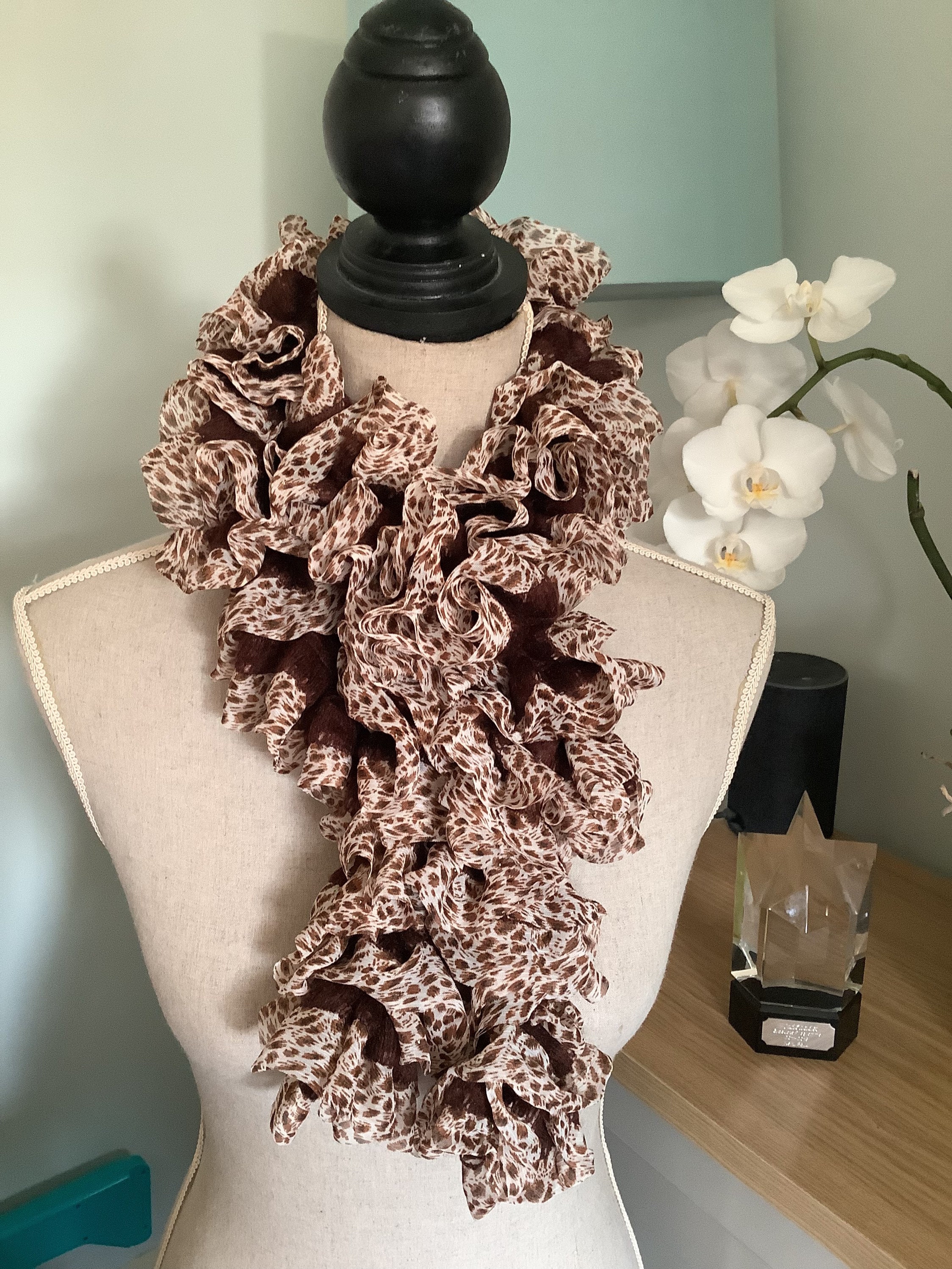 スカーフ NOTHINGEVERYTHING : 25SS / HANDCRAFTED RUFFLE SCARF (2COLOR) SCARVES - NOTHINGEVERYTHING