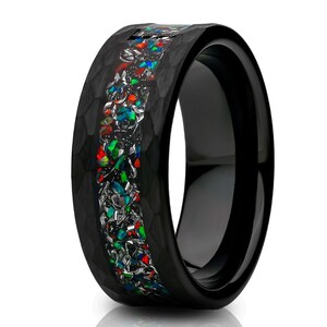 ギャラクシーオパール結婚指輪、ブラックタングステン結婚指輪、オパール結婚指輪、ギャラクシー結婚指輪、エンゲージリング、ブラック結婚指輪、ハンマーリング