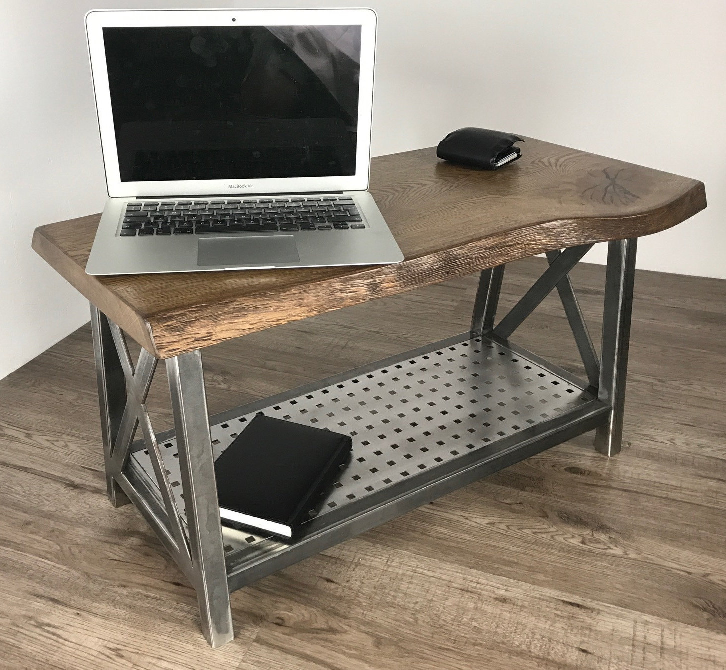 Table Basse, D'extrémité, Basse Rustique, En Bois, Métal, Industrielle Et Moderne, Industrie Millésimée