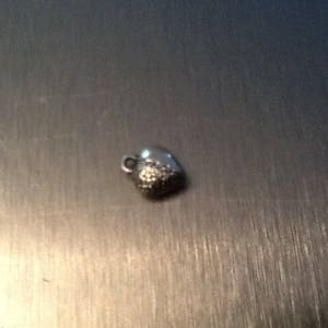 Pendentif cœur métal argent tibétain image 1