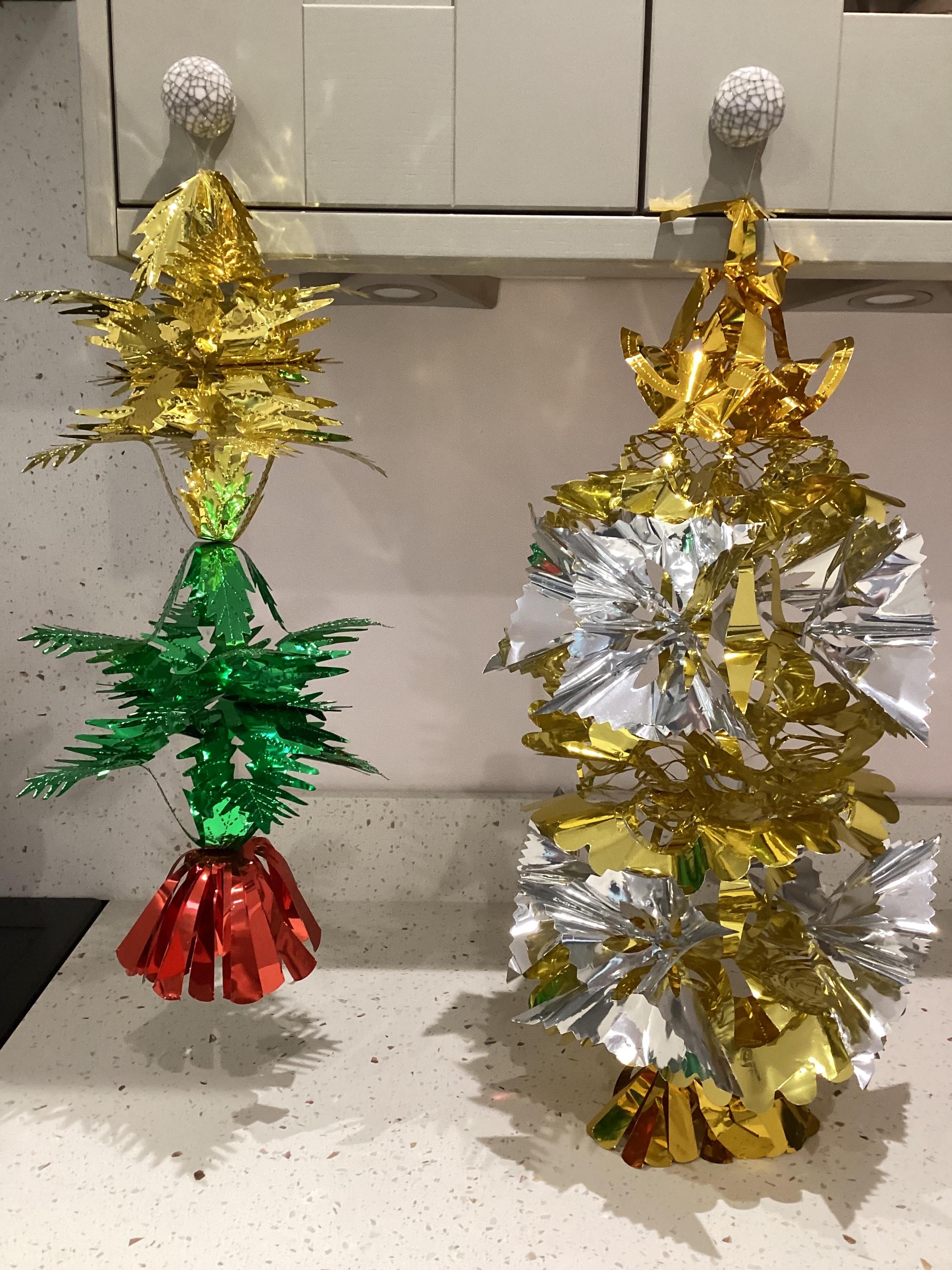 thumbnail image 2 of 4Pcs Christmas Foil Decorations, Christmas Ceiling Decorations Retro Garlands Festive Hanging Tinsel Swirl Xmas Foil Decorations For Christmas 2 of 13