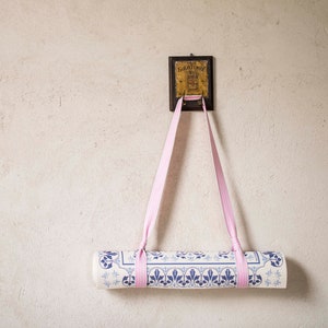 White Palm Garden Yoga mat strap image 1