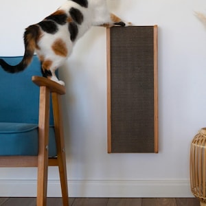 Arranhador de parede para gatos feito à mão com inserção de papelão substituível "Scratch Wall Birch" da PurrFur