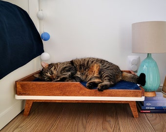 Cozy plywood classic bed "Sleep Long" for cats and small/medium dogs from PurrFur