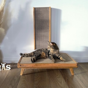 Arranhador elegante e prático "Scratch Long Light Oak" da Purrfur feito de madeira compensada com inserção de papelão substituível