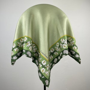 Foulard Louis Feraud En Soie Italienne - Motif Multicolore Carré/bandana - Occasion Portée