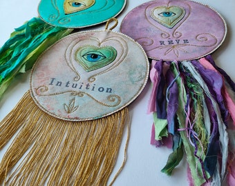 Talisman, round oracle to hang, eye embroidery, object of intention, textile art, painting and embroidery- Intuition- Dream
