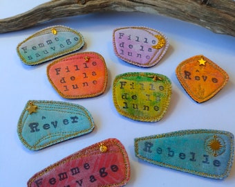 Brooch "The sweetness of words", textile jewel with message, brooch embroidered in fabric / jewel of your choice #12