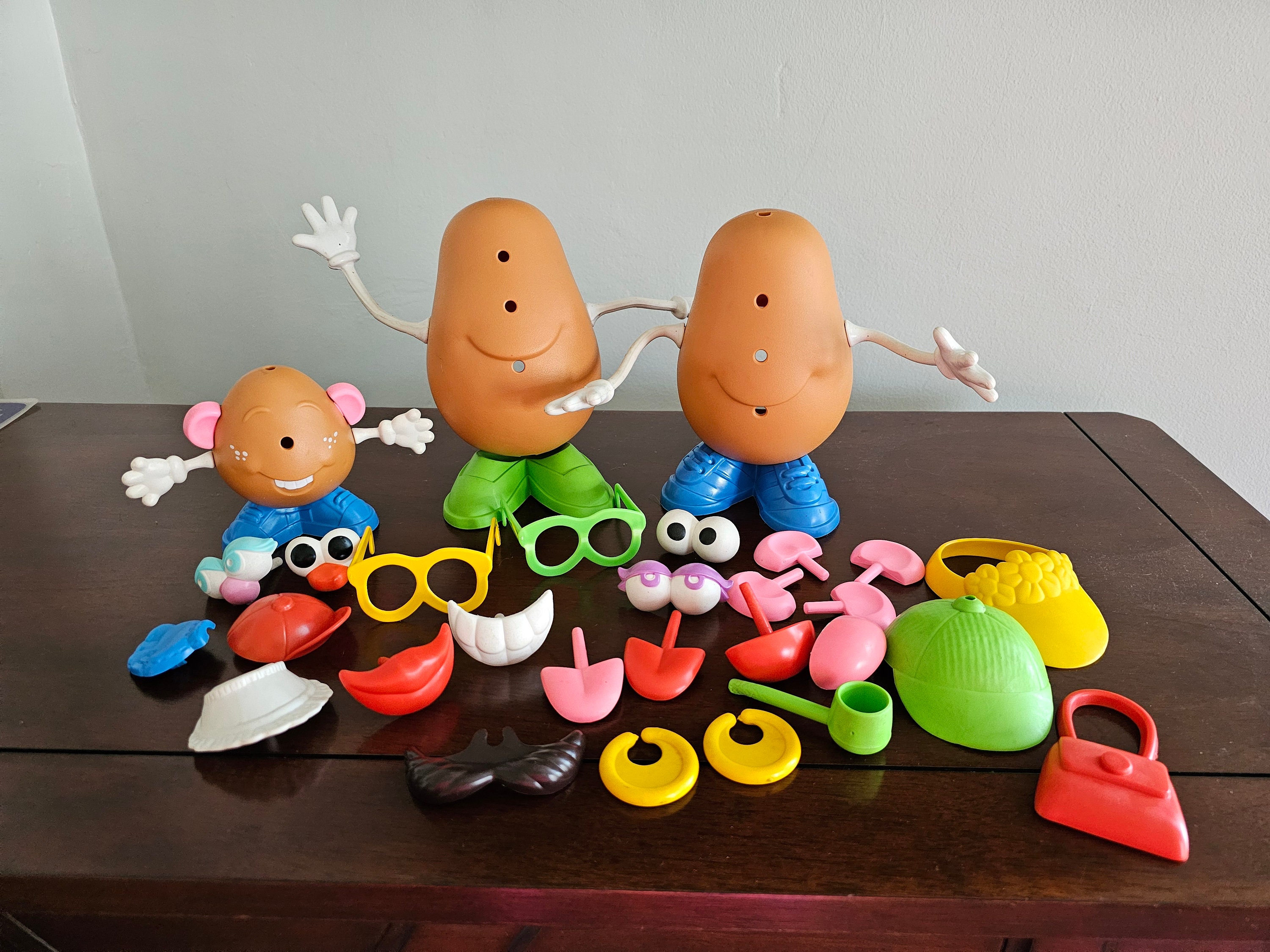 Custom Order for Zdansar 1985 Mr/mrs/jr. Potato Heads and