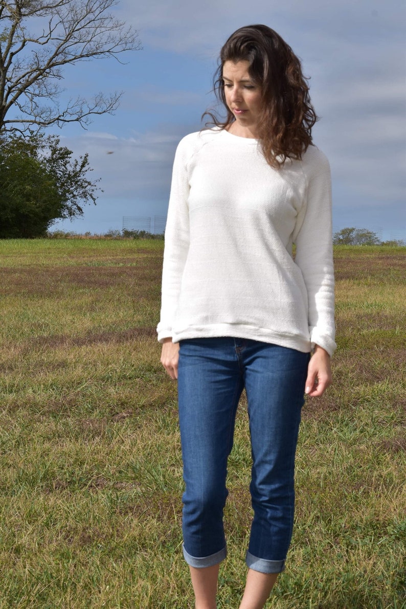 Raglan sewing pattern, long sleeve crew neck sweatshirt for woman and ladies. Easy pullover sewing pattern for beginner. image 9