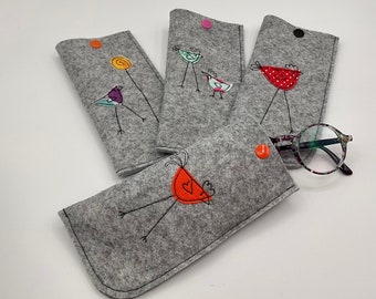 Etui à lunettes en feutrine, décor cocottes colorées