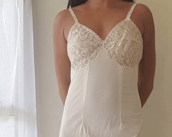 Vintage lingerie, Underwear, Womens lingerie, Ivory lace, Babydolls, Nightgown, vintage slip, Sheer sleepwear, Sexy nightie,Lace slip,Nighty