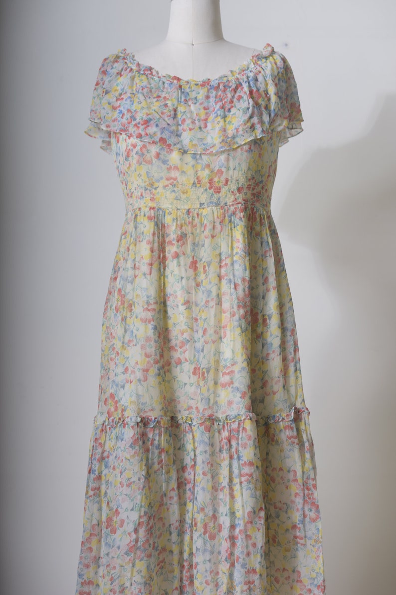 Vintage 60's Floral Dress, Womens Silk Floral Summer Off The Shoulder Dress, Size M Rubber on waist Beach Dress With Lining Timeless image 4