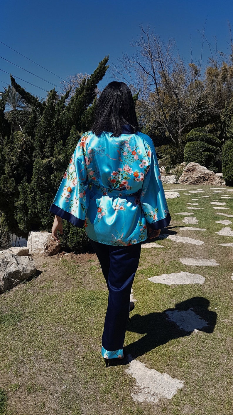 Japanese Kimono, Original Kimono suit, Womens suit, Kimono suit, Made in Japan, Robe pants suit, Floral, Special wear, Comfy elegant image 3