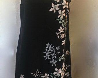 Versatile Sleek Minimal Closet Staple, Timeless Flattering Black Floral Print Sleeveless Fully Lined Chic Vince Camuto Sheath Dress