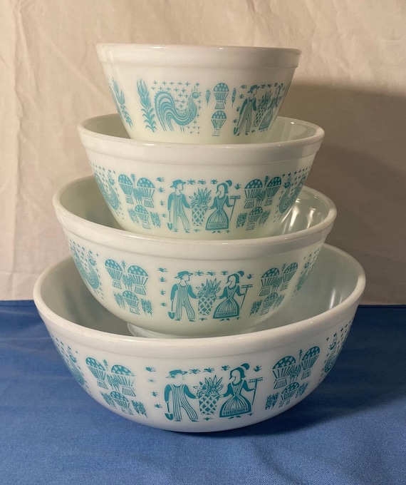 Amish Butterprint Turquoise, Pattern Pyrex Mixing Nesting Bowls