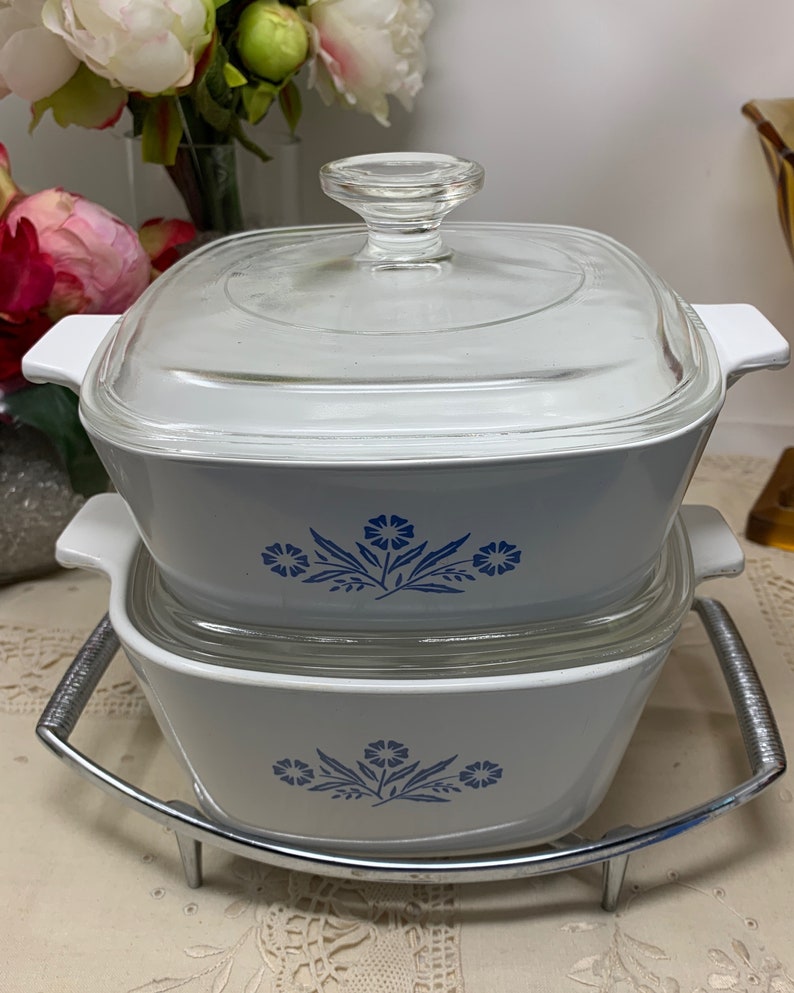 Corning Ware Blue Cornflower dish with lid and trivet
