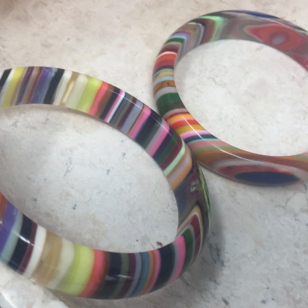 Signed Vintage Designer Carlos Sobral Jackie Brazil Acrylic Resin Handmade Pair Bangle Bracelets Pop Art Liquorice Stripes