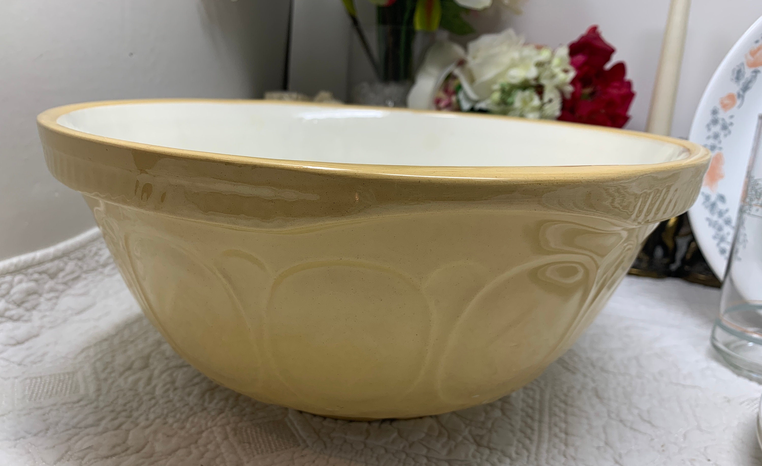 Vintage Gripstand 12 Mixing Bowl by T.G. Green Church Gresley Made in  England Gripstand 12's T.G. Green Yellow Ware White Interior 