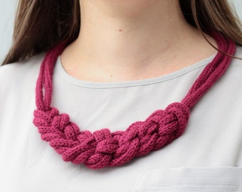 Chunky Knit Berry Necklace / I-Cord Hand Knitted Necklace / Gift For Her / Soft Wool Necklace / Knotted Maroon Statement Necklace