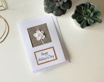 Handgemaakte moederdagkaart met gehaakte bloem: wit en jute A6