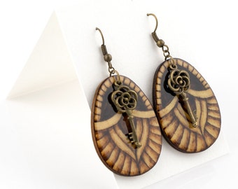 Pendientes ligeros de madera con amuletos de llaves, obras de arte hechas a mano en madera, joyería rústica, llaves de rosas de bronce antiguas, regalo ecológico