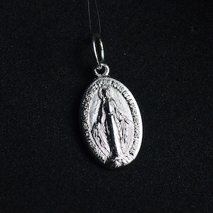 Madonna pendant, religion pendant, 925 silver pendant, prayer pendant, Medjugorje Madonna, pendant with Madonna, handmade, Made in Italy